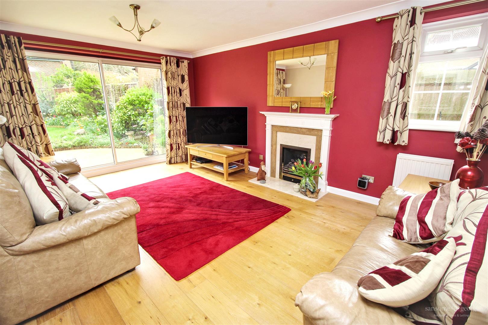 5 bed property in Duncan Gardens, Reading